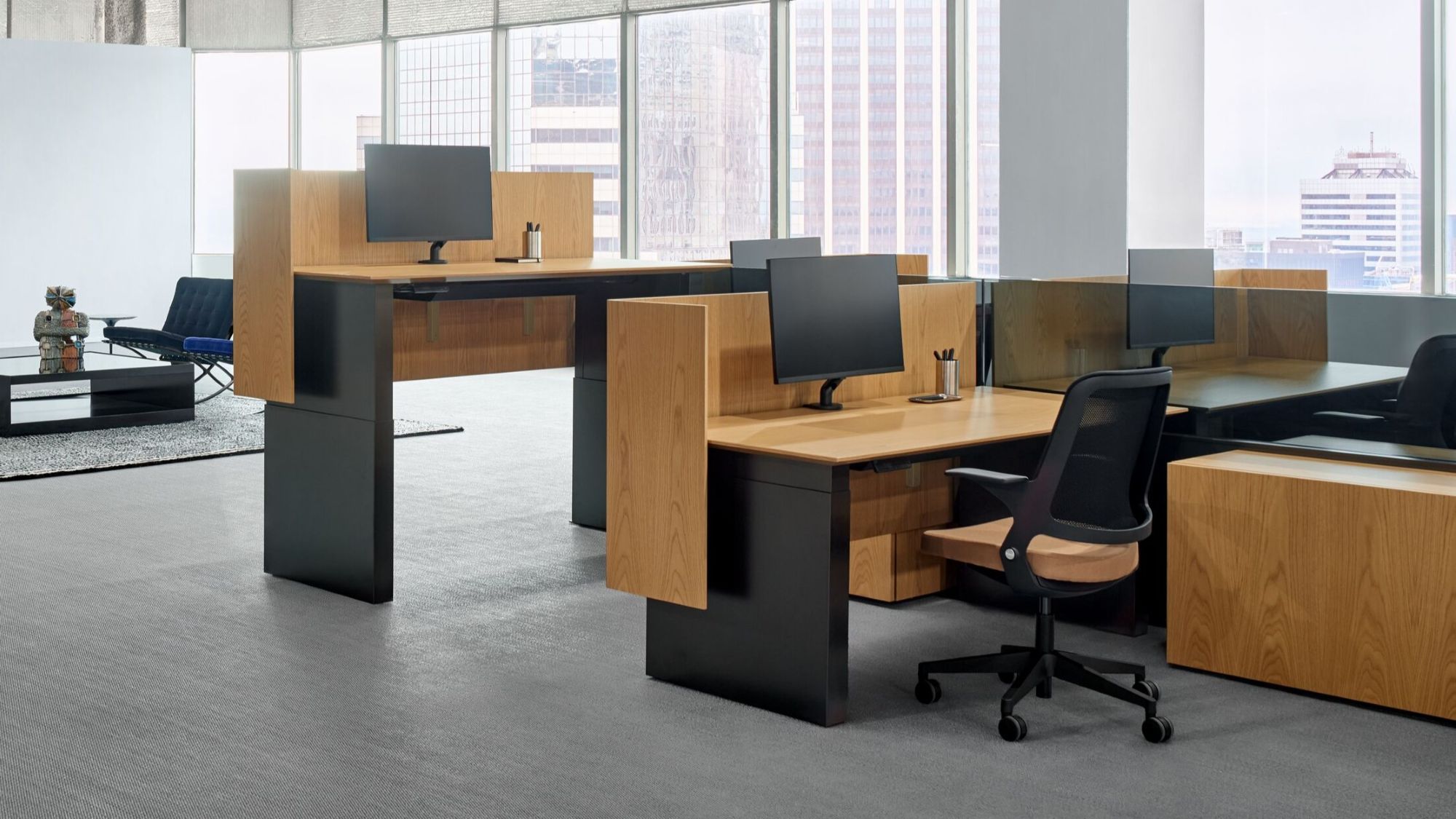 Dividends Skyline - Height-Adjustable Table